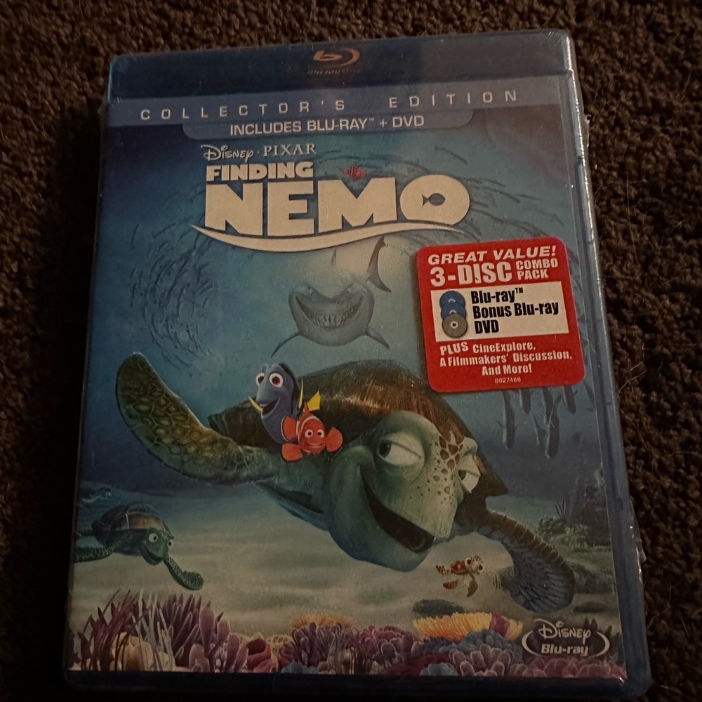 Finding Nemo Disney Blu-Ray and DVD combo